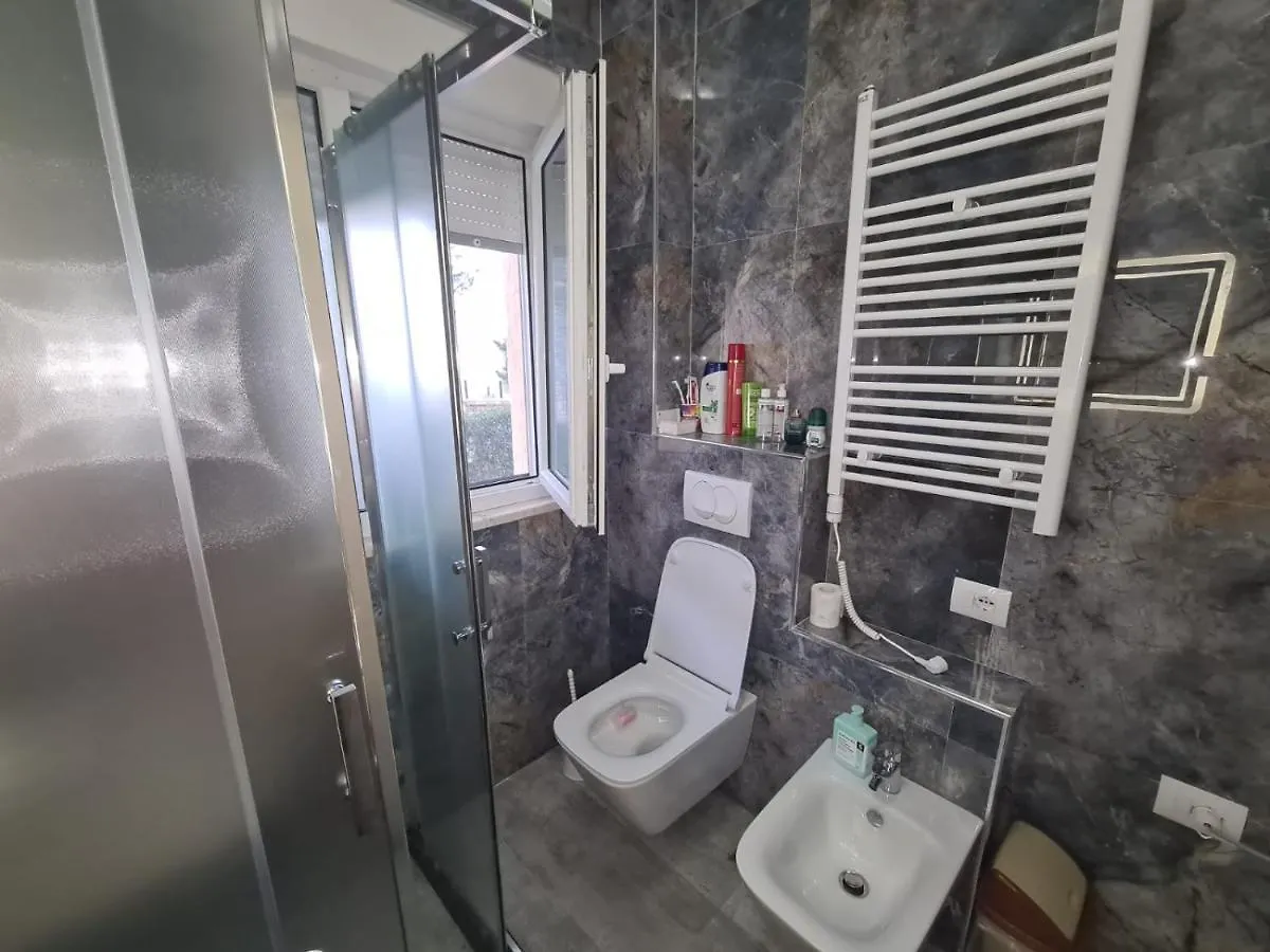Apartment Gjiri U Lalzit ,Vacation Home Plazhi San Pietro Albania