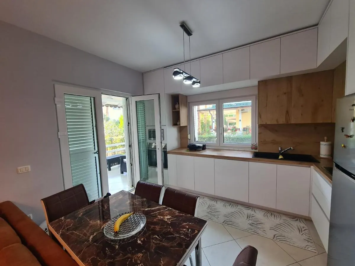 Gjiri U Lalzit ,Vacation Home Plazhi San Pietro